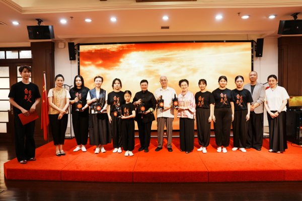 翼牛网 学生版昆剧《自有后来人》缺的就是你！