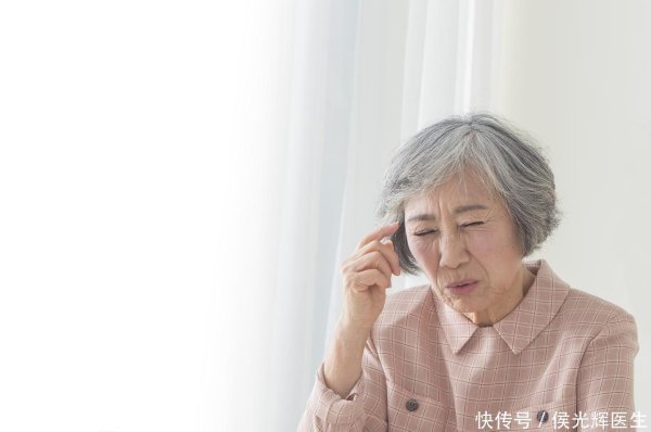 名鼎配资 医生提醒：老人开始有这些表现，是痴呆的“苗头”！要重视